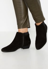 ALDO Botines bajos - black