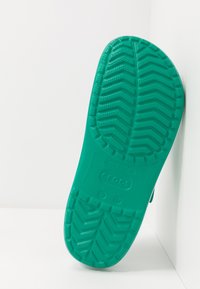 Crocs UNISEX - Tamancos - deep green/white