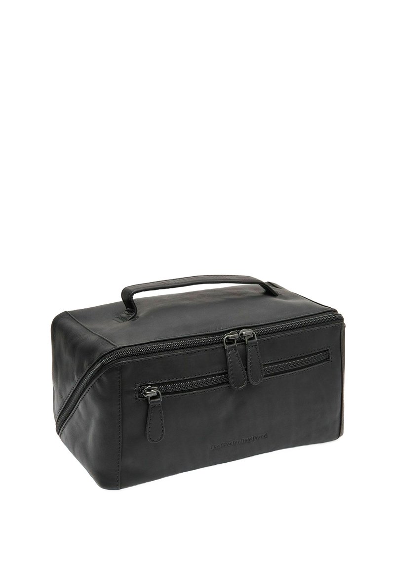 Borsa da toilettatura in pelle nera, di forma rettangolare, con manico superiore, chiusura a doppia zip e due tasche anteriori con zip. Texture liscia con dettagli minimi.