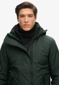 Superdry & Co YACHTER  - Wiatrówka