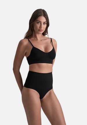Zwart lingerieset met een bralette met dunne bandjes en een high-waisted onderstuk. Gladde, rekbare stof met een minimalistisch ontwerp.