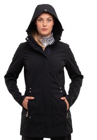 Veste noire imperméable avec capuche, dotée de poches zippées, d'accents en métal argenté et d'une coupe légèrement ajustée. Le matériau extérieur est lisse.