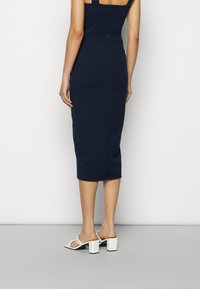 WAL G. TORTOISE BUTTON SKIRT - Saia lápis - navy blue