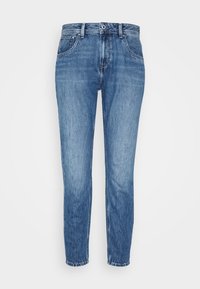 Jeans de denim de color azul claro con corte recto, cinco bolsillos y cierre de botón. Presentan un sutil desgaste y detalles de costura a lo largo de las costuras.