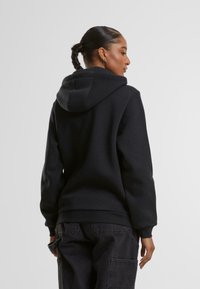 Urban Classics FLUFFY - Sweat à capuche - black