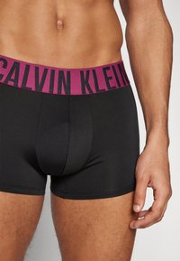 Calvin Klein Underwear TRUNK 3 PACK MODERN STRUCTURE COTTON - Ozke boksarice - black/white/pink