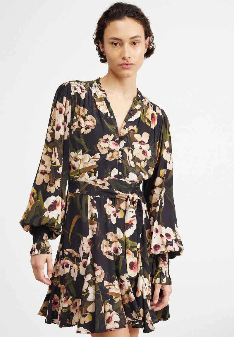 Emmy-F Kjole - Dark Smoke Print