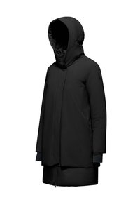 Zwarte geïsoleerde parka met een hoge kraag, grote capuchon, lange mouwen, ritssluiting en zijzakken. Gladde, matte afwerking.