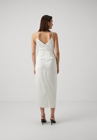 Abercrombie & Fitch COWL NECK MIDI DRESS - Koktailové šaty/večierkové šaty - snow white