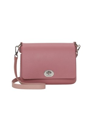 Borsa a tracolla in morbido materiale sintetico rosa pallido. Presenta una chiusura con patta magnetica, hardware in argento e una tracolla regolabile.