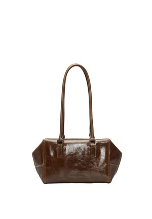 Borsa a mano in pelle marrone con manici allungati e corpo rettangolare con lati triangolari più ampi.