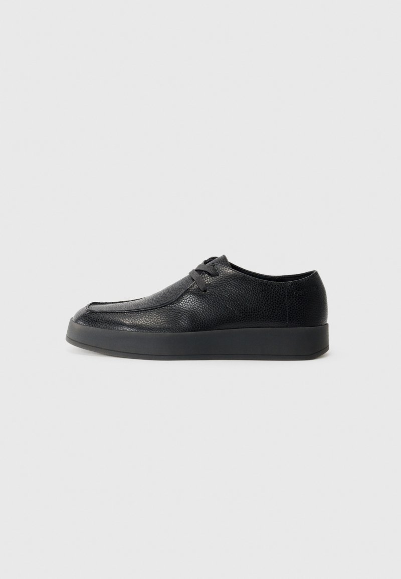Calvin Klein HYBRID CUP WALLABEE - Smart lace-ups - triple black