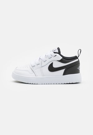 1 LOW ALT  - Basketballschuh - white/black