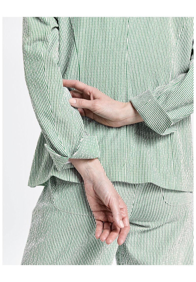 Damen Leichte Jacken | Gerry Weber Blazer ecru/weiss/grün streifen/grün - SU16437 Damen Leichte Jacken | Gerry Weber Blazer ecru/weiss/grün streifen/grün - SU16437