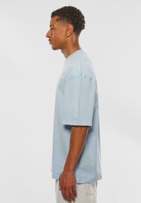 Dropsize HEAVY V2 EMBO - T-shirts print - baby blue