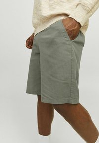 Jack & Jones N/A - Shorts - deep lichen green
