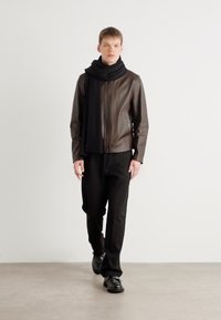 Calvin Klein Jeans PATCH SCARF UNISEX - Šal - black