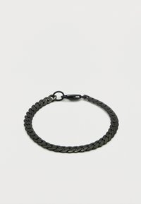 Črna kovinska verižna zapestnica s prepletenimi, ravnimi ovalnimi članki in varnim zaponkom. Gladek tekstura s sijajnim zaključkom.