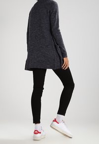 VILA Kofta - mottled dark blue