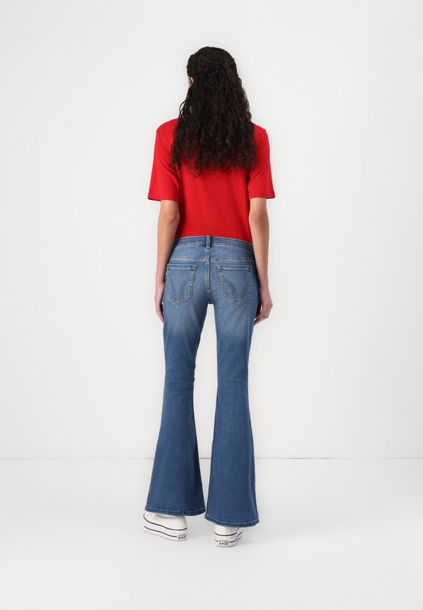 Low-Rise Medium Wash Flare Jeans - Flared Jeans - light clean4