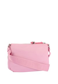 Borsa a tracolla in nylon rosa con chiusura a zip, tracolla regolabile, forma rettangolare e superficie liscia. Presenta un accento in metallo di tonalità argento.