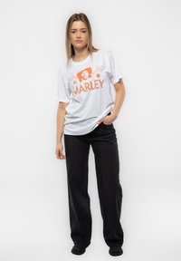 Paradiso Clothing BOB MARLEY DIAMANTE WINGS - Print T-shirt - white