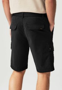 Next REGULAR FIT - Shorts - black