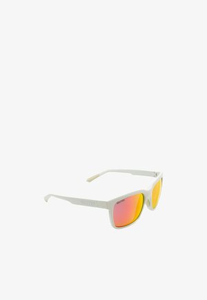 Gafas de sol Velites blancas con lentes rectangulares espejadas en naranja-amarillo y patillas delgadas, mostradas sobre un fondo blanco.