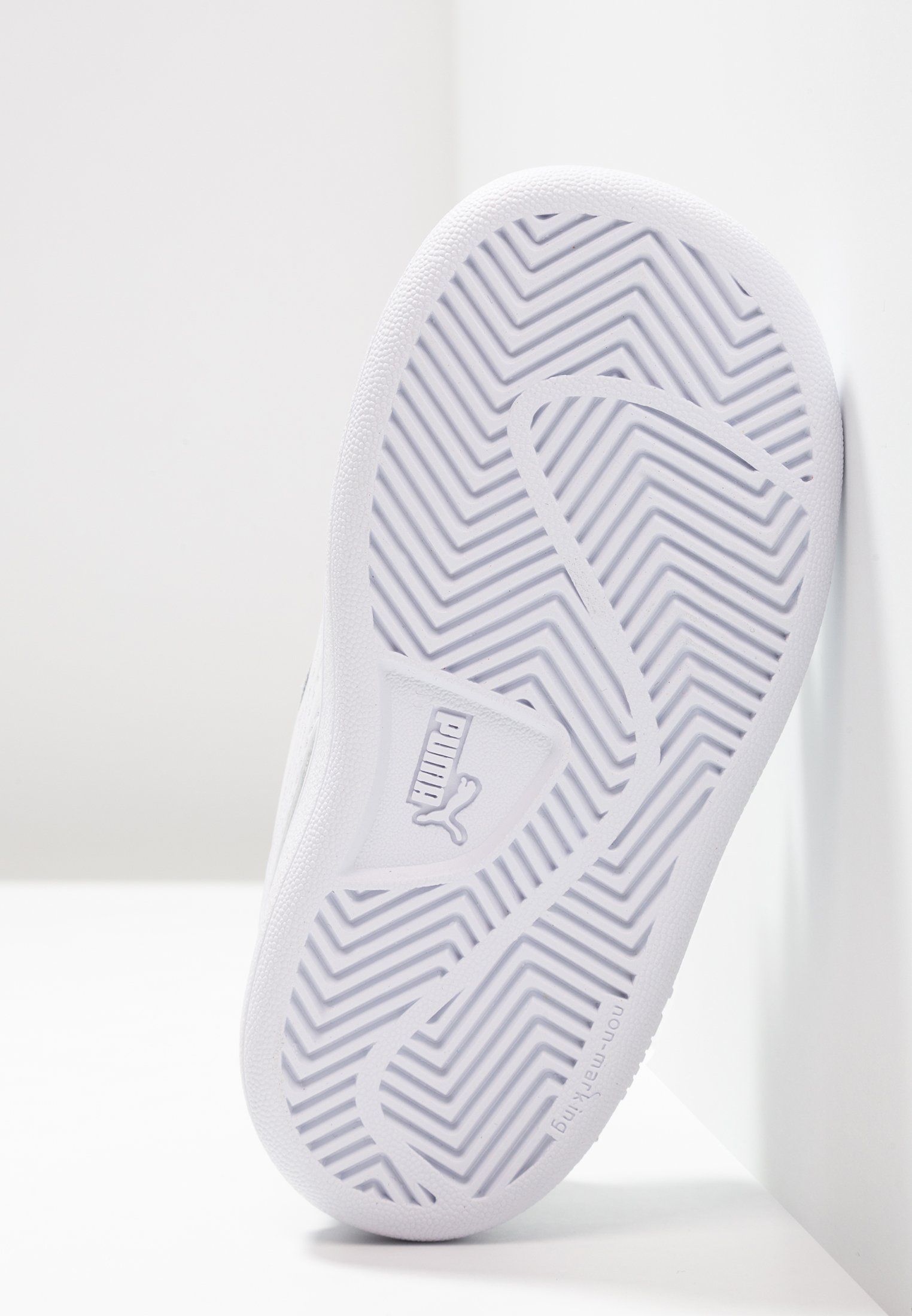 Puma Smash v2 leren sneakers wit/zwart - Vindjeschoen.nl