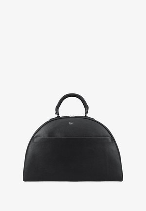 Zwarte leren handtas met een ronde vorm, korte hengel en zilveren hardware. Heeft een voorvak en een gladde textuur.