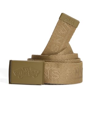 Lichtbruine stoffen riem met een plastic gesp met het Vans "Off The Wall" logo erin geperst, opgerold op een witte achtergrond.
