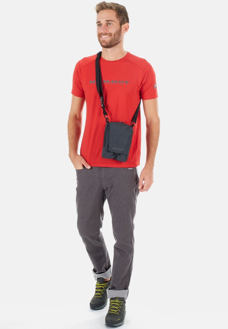 Herren Rucksäcke | Mammut Umhängetasche dark grey/dunkelgrau - BA30024 Herren Rucksäcke | Mammut Umhängetasche dark grey/dunkelgrau - BA30024