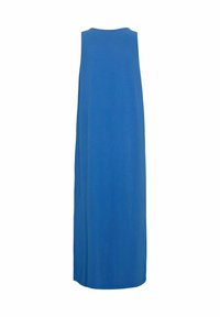 Vestido maxi sin mangas azul, hecho de una tela suave, con un escote redondo y una silueta fluida, sin adornos o patrones visibles.