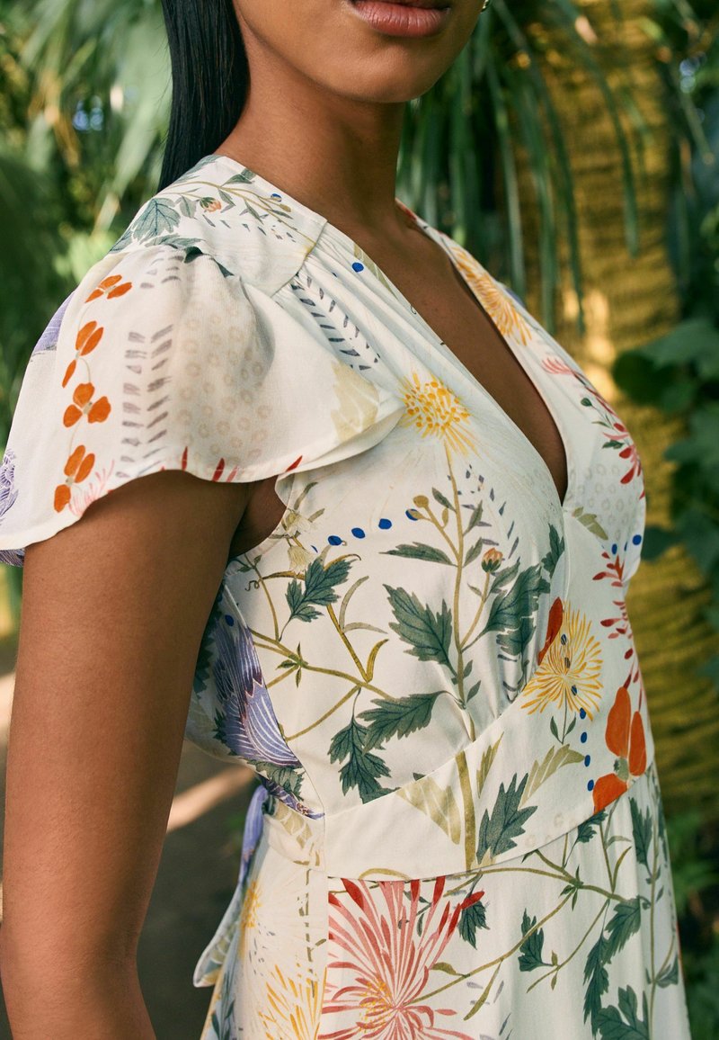 Next REGULAR FIT FLUTTER SLEEVE TIE WAIST - Maxi dress - kew collection  white & purple floral/white - Zalando