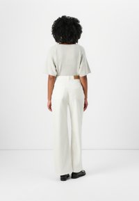 Samsøe Samsøe SHELLY - Relaxed fit jeans - clear cream