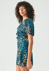 SÁVEL JAZMINA MINI  - Dnevna haljina - blue floating flor