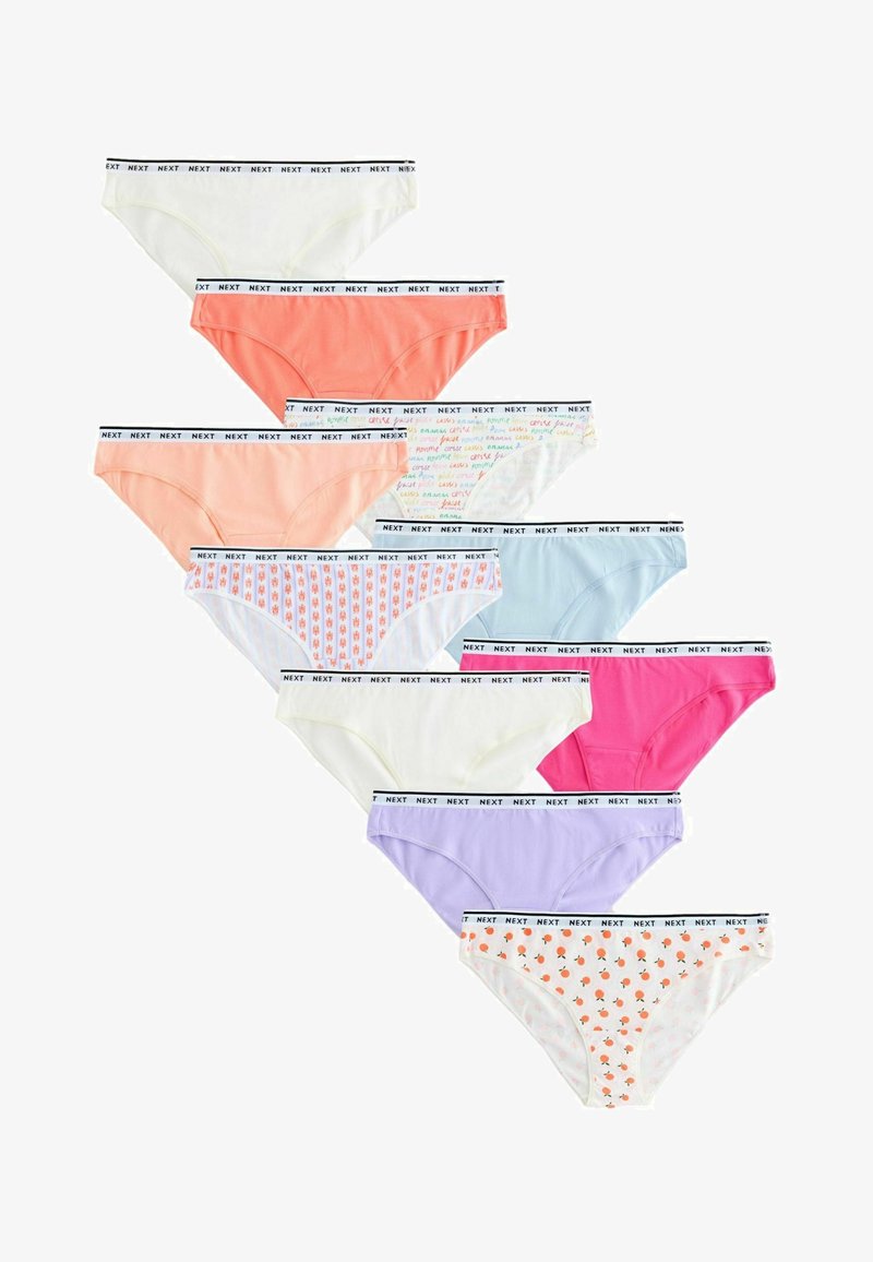Neuf culottes pour femmes de différentes couleurs et motifs, chacune avec une ceinture blanche portant le logo "NEXT".