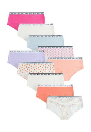 Dziewięć damskich majtek typu hipster w różnych kolorach i wzorach, z białymi pasami w talii z napisem "NEXT" w czerni.