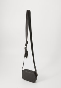 Borsa A Tracolla Valentino Billion, Colore Antracite/nero, Dimensioni Compatte 12x19x4 Cm, Design Sportivo-elegante