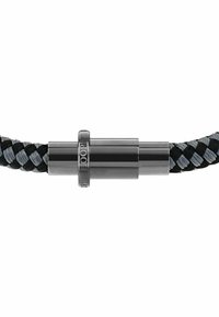 Bracciale in tessuto intrecciato nero e grigio con una chiusura in argento lucido e raffinato che presenta un logo del marchio inciso. Design testurizzato e superficie liscia.
