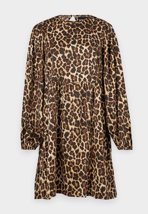 Leopárd mintás ruha sima anyagból, hosszú puffos ujjakkal, kerek dekoltázzsal és ráncolt derékkal, ami extra térfogatot ad.