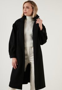 LELA REGULAR FIT - Prochowiec
