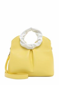 Borsa gialla con un manico a scrunchie bianco, texture liscia e design plissettato. Spallaccio regolabile e branding sottile sul lato.