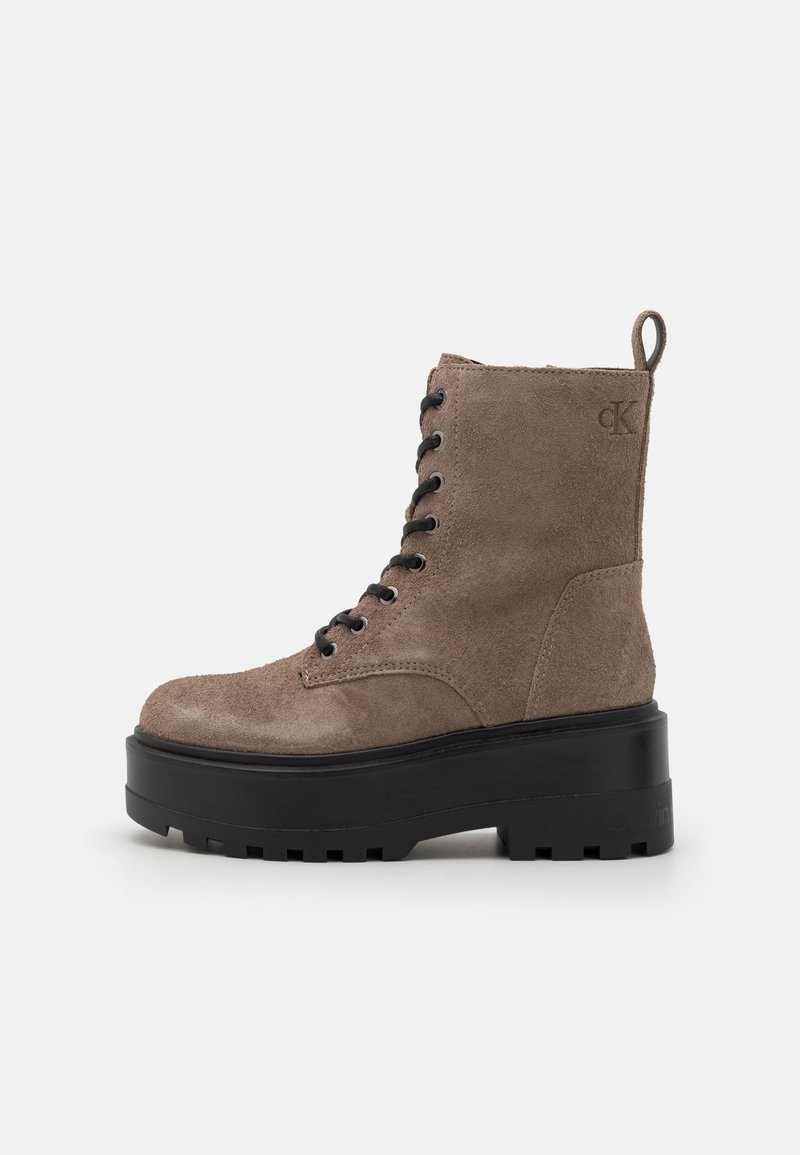 Calvin Klein Jeans - FLATFORM ZIP LACEUP - Enkellaarsjes met plateauzool - fossil/black, Vergroten