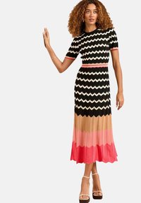 SHORT SLEEVE MIDI  - Kampsunkleit - black