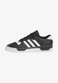 Nevybrané, core black/ftwr white/core black