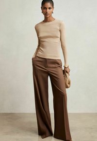 Reiss TESSA brązowy