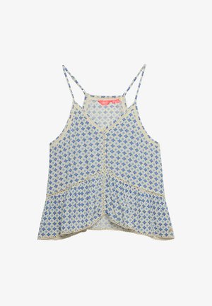 Biały krótki top bez rękawów z niebieskim geometrycznym wzorem, cienkimi ramiączkami, koronkową lamówką i falbaniastym zakończeniem.