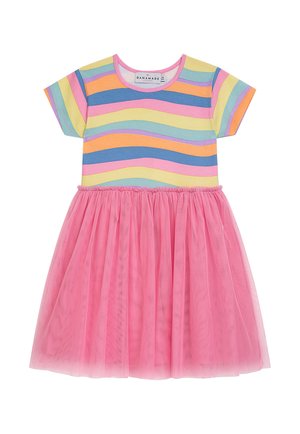 Gestreiftes Kleid mit einem weichen Baumwolloberteil in Pastellfarben und einem mehrlagigen, durchscheinenden rosa Tüllrock, der an der Taille befestigt ist.