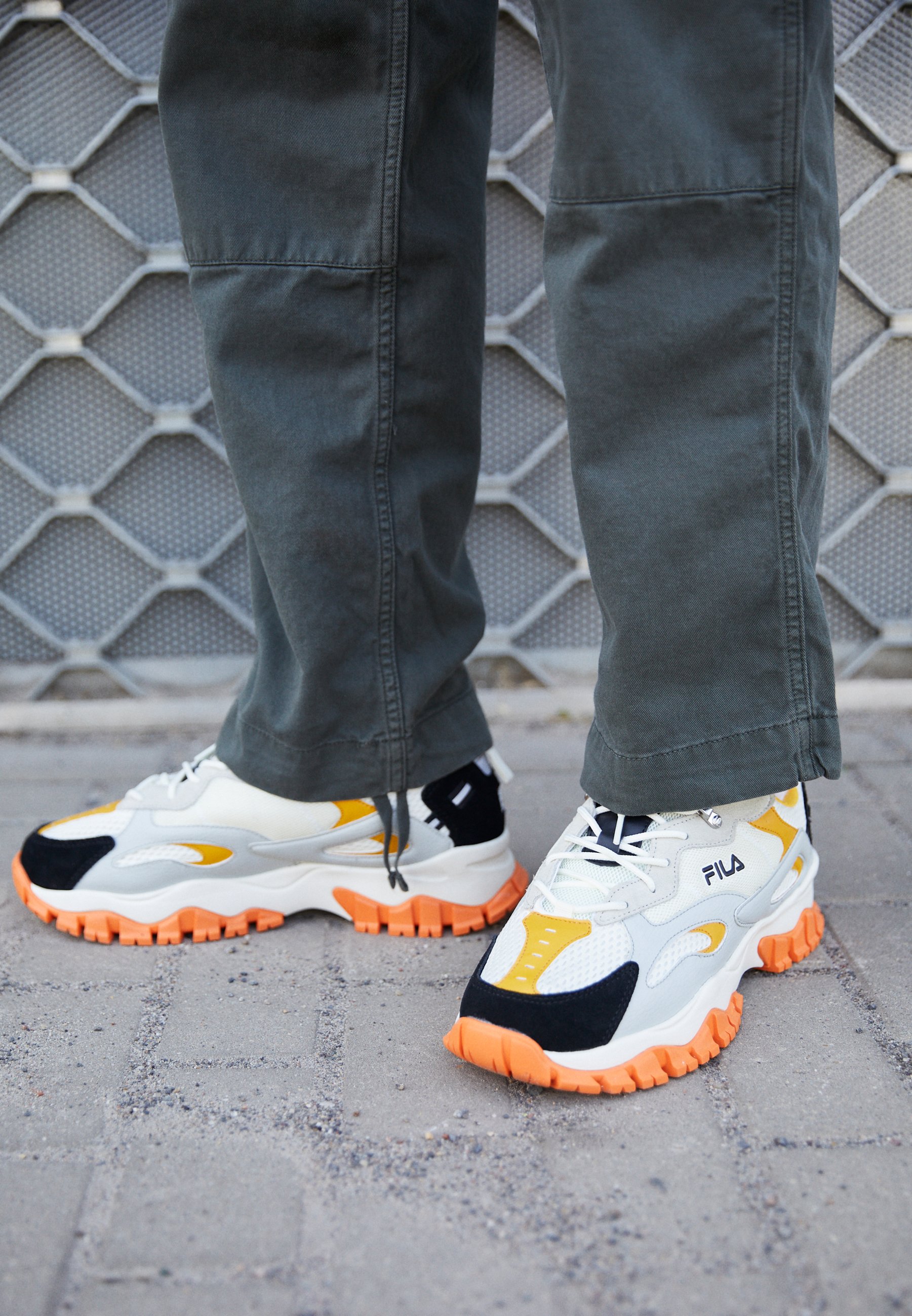 Fila RAY TRACER TR2 UNISEX - Sneakers laag - marshmallow/tangelo/crème -  Zalando.nl